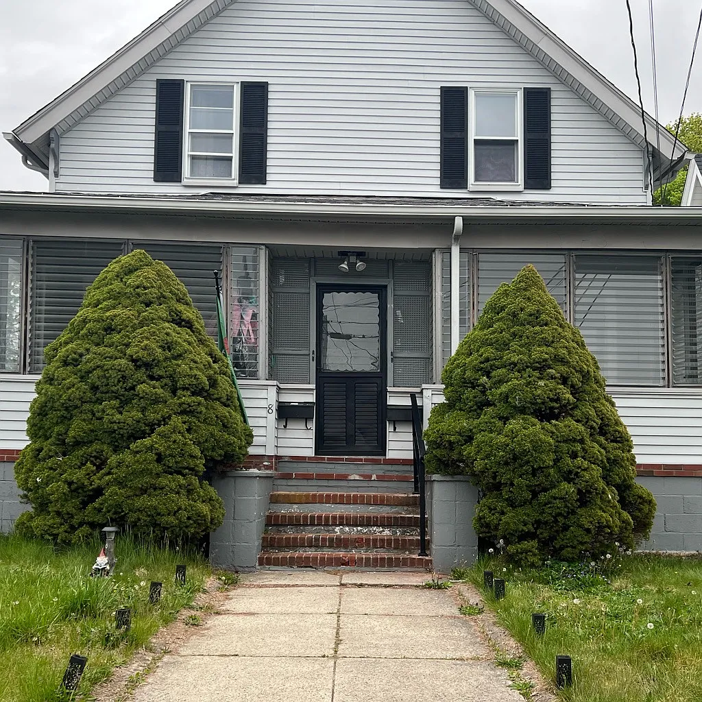 Spacious 3-Bedroom Unit in Taunton, MA — Photo 1