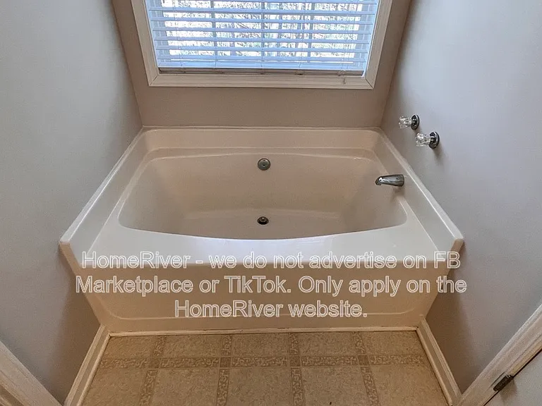 1365 Lance Cir — Photo 4