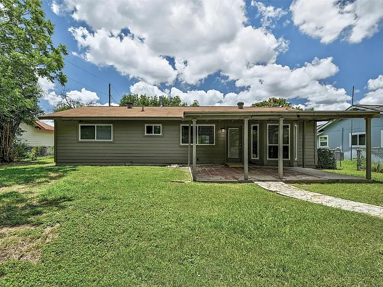 8527 Maine Dr — Photo 24