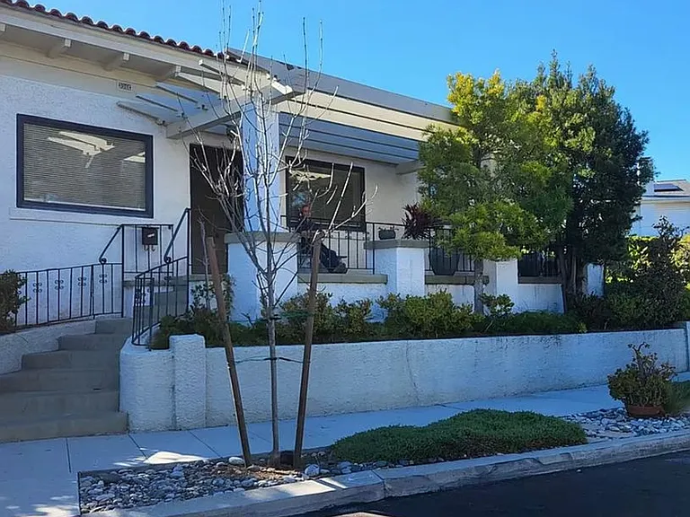 2123 Pine St — Photo 2