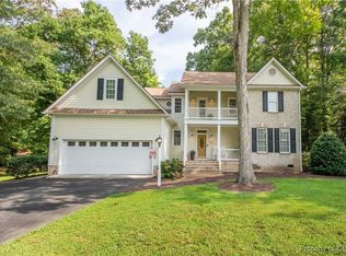 69 Riverboat Ln E, Hartfield, VA 23071