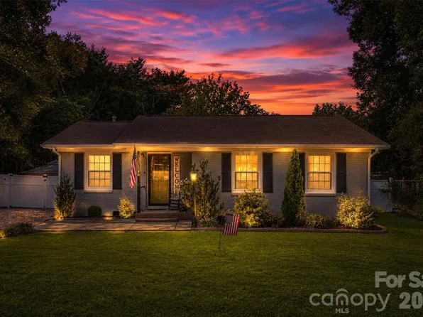 19213 Carter Cir, Cornelius, NC 28031