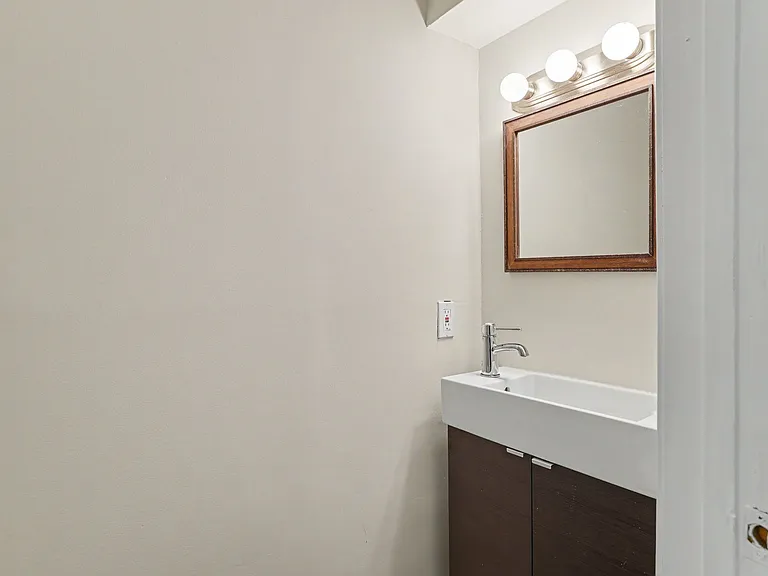 32 Tameron Pl — Photo 31