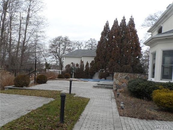 5th image of 110 Adelhaide Ln