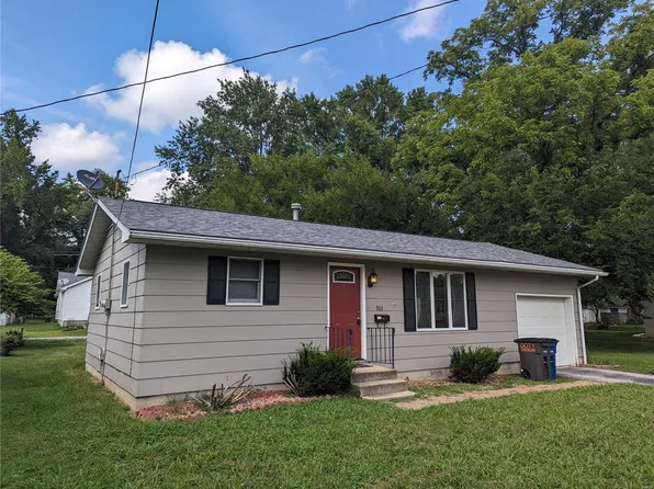903 E Main St, Greenville, IL 62246