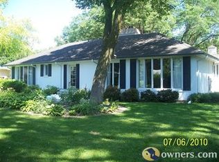 951 Crestview Dr, Vermillion, SD 57069
