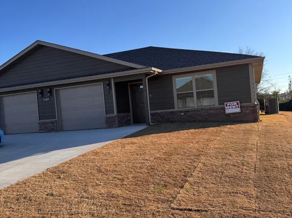 1149 Center Court Cir, Grove, OK 74344