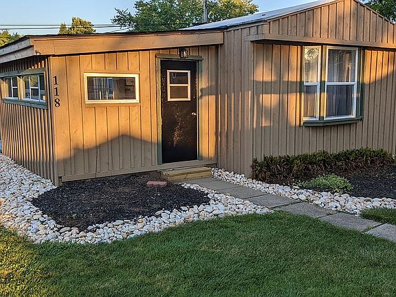 2nd image of 118 Brook Ln