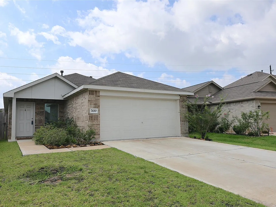 7430 Clover Chase Dr