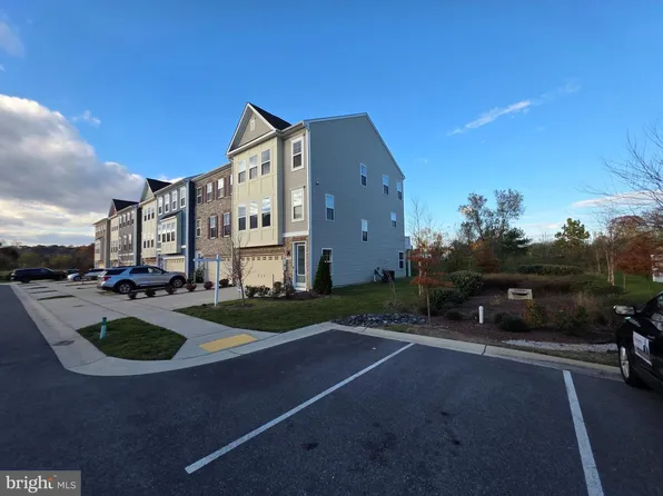 8381 Amber Beacon Cir, Millersville, MD 21108