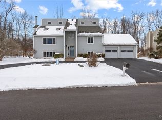 104 Sudbury Dr, Liverpool, NY 13088