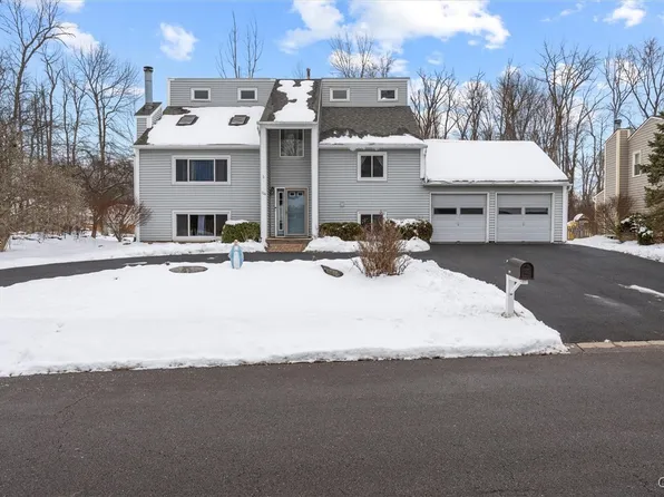 104 Sudbury Dr, Liverpool, NY 13088