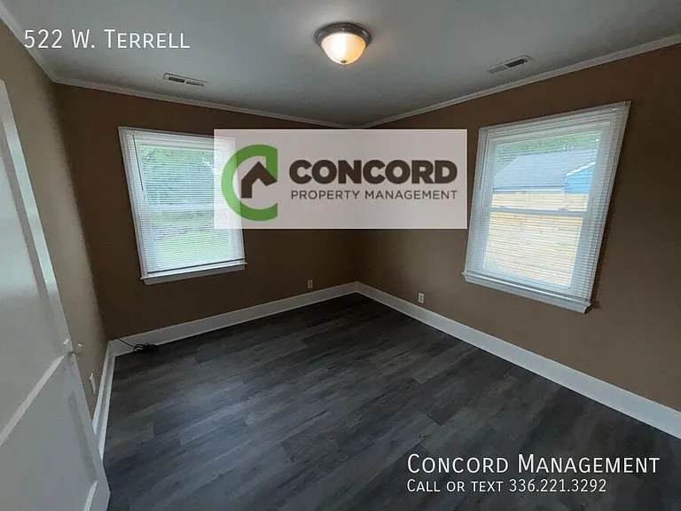 522 W Terrell St — Photo 11