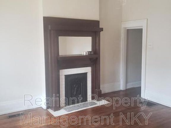 2nd image of 1226 Scott St APT 1