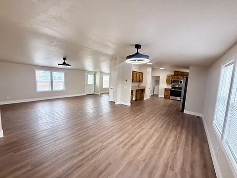 702 S Carmen Ln — Photo 2