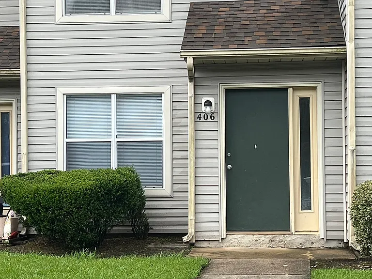 406 Greenwood Dr #406 — Photo 2