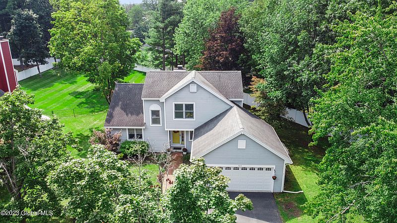 2nd image of 505 Nathaniel Drive