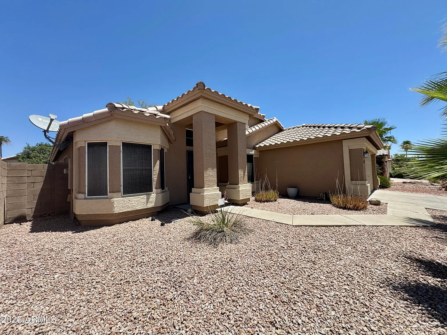 3 bed, 2.0 bath, 1713 sqft, $2,395 — Photo 4