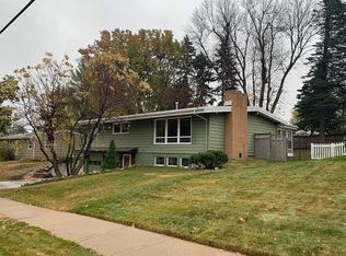 809 E 33rd St, Sioux Falls, SD 57105