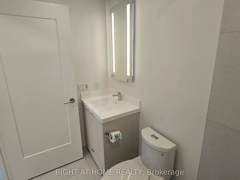 60 Central Park Dr #1007 — Photo 22