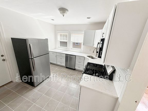 4th image of 17 1st St