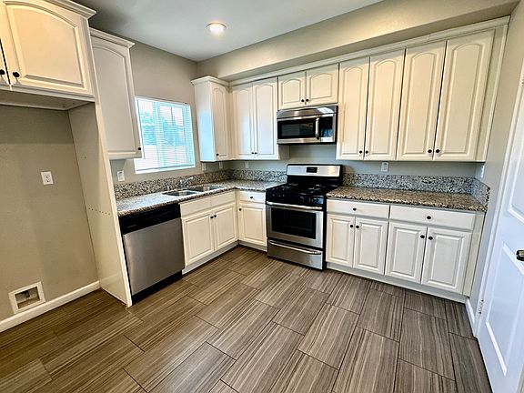 5th image of 17388 Valencia Ave #204