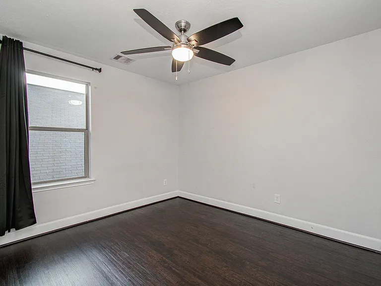 16430 Williamstown Dr — Photo 32