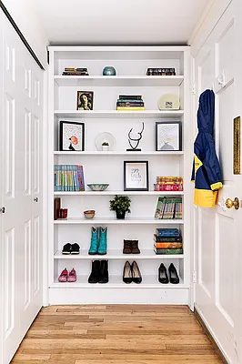 Sold by Compass | media 17