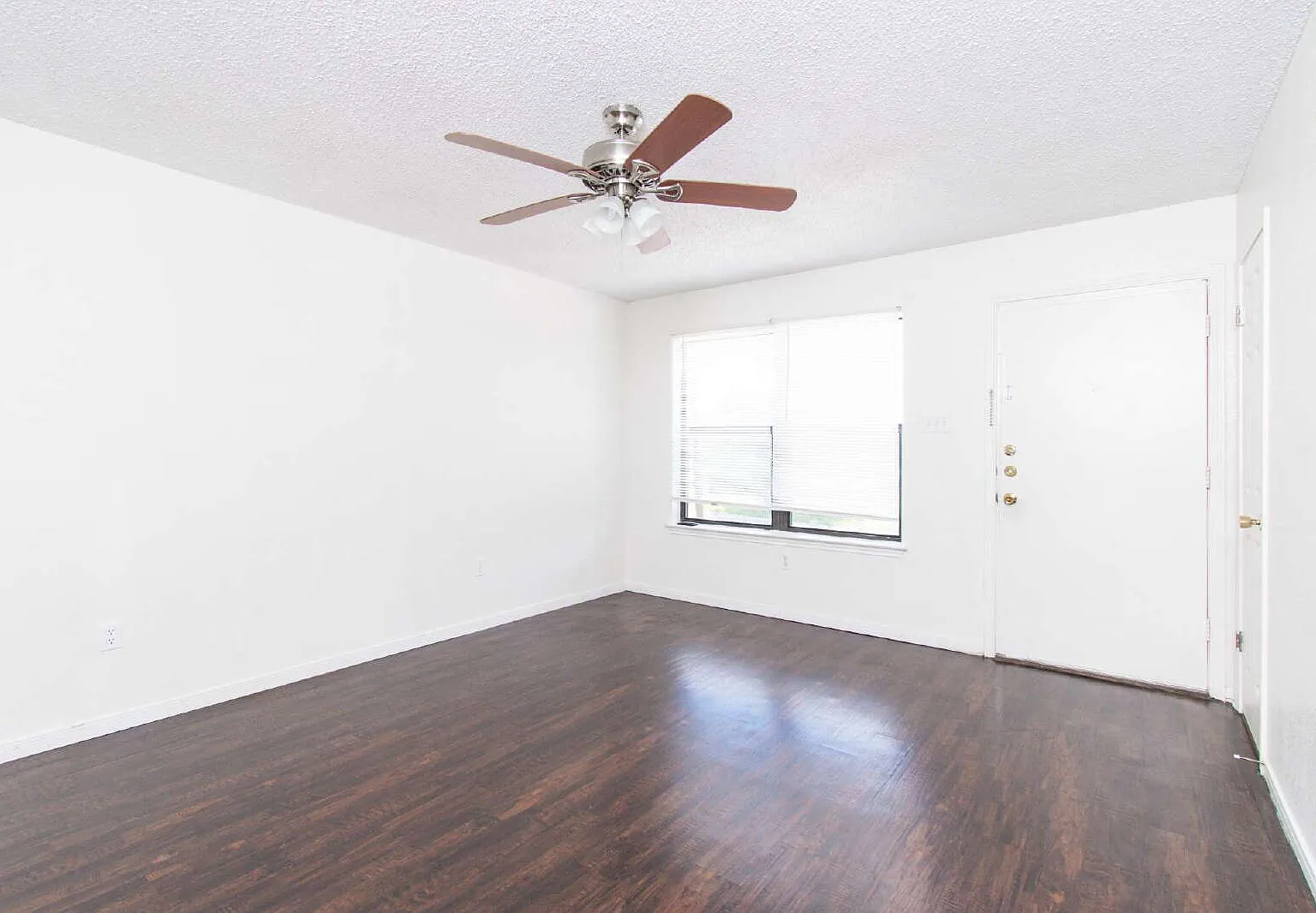 2 bed, 1.0 bath, 806 sqft, $625 — Photo 4