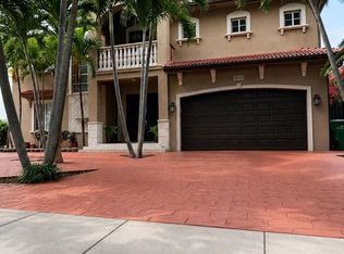 9033 NW 174th St, Hialeah, FL 33018