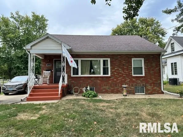 1717 S Main St, South Jacksonville, IL 62650