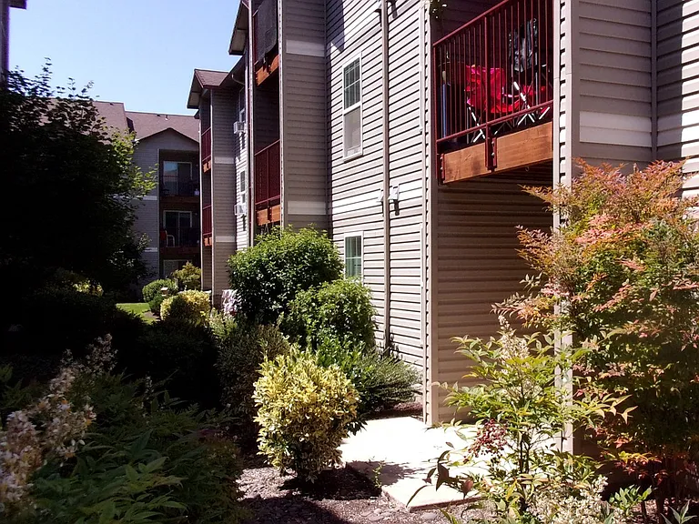 Parkside Apartments — Photo 90