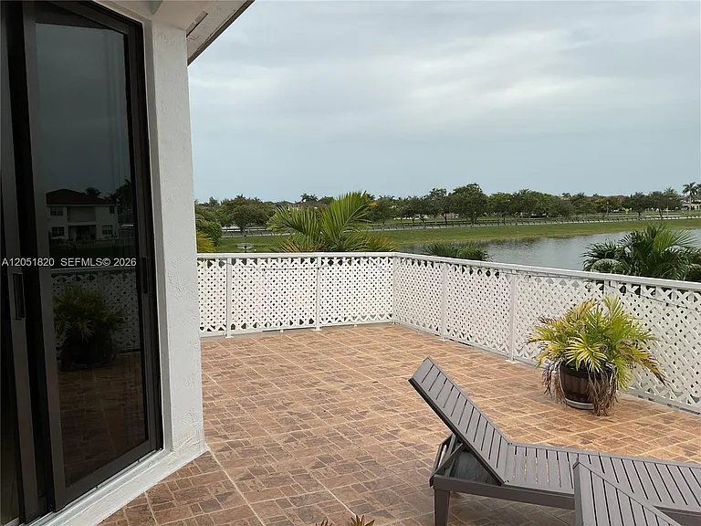 15350 SW 11th St — Photo 37