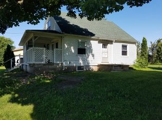 22581 Ridge Rd, Sterling, IL 61081