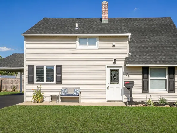 130 Goldengate Rd, Levittown, PA 19057