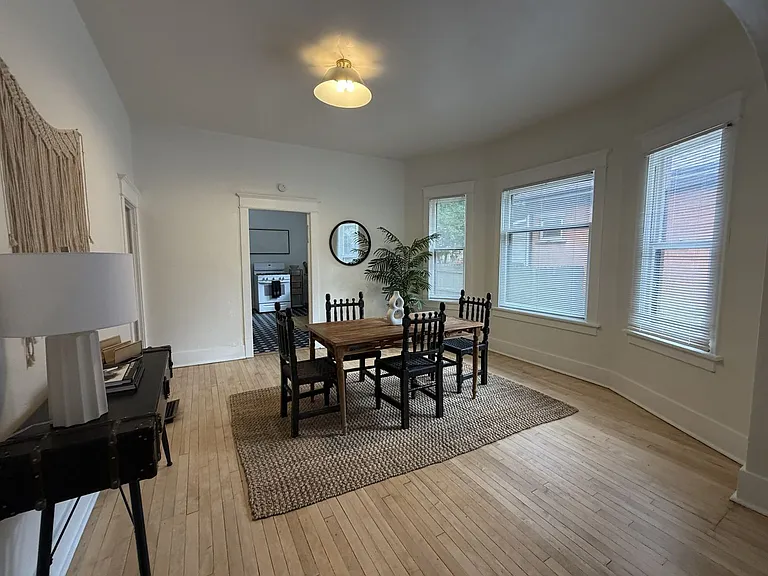 604 S Meldrum St — Photo 5