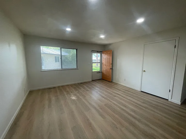1335 Cherry St — Photo 27