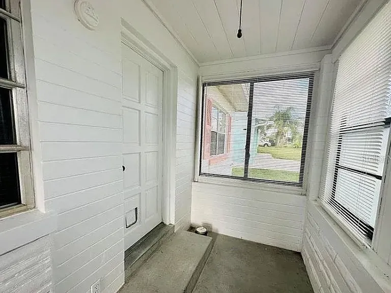 319 Golf Blvd — Photo 2
