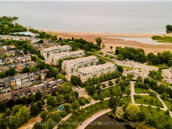 9 Boardwalk Dr #321, Toronto, ON M4L 6T1
