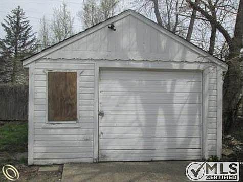 5-Garage.JPG