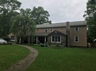 24 Golden View Dr, Johnston, RI 02919
