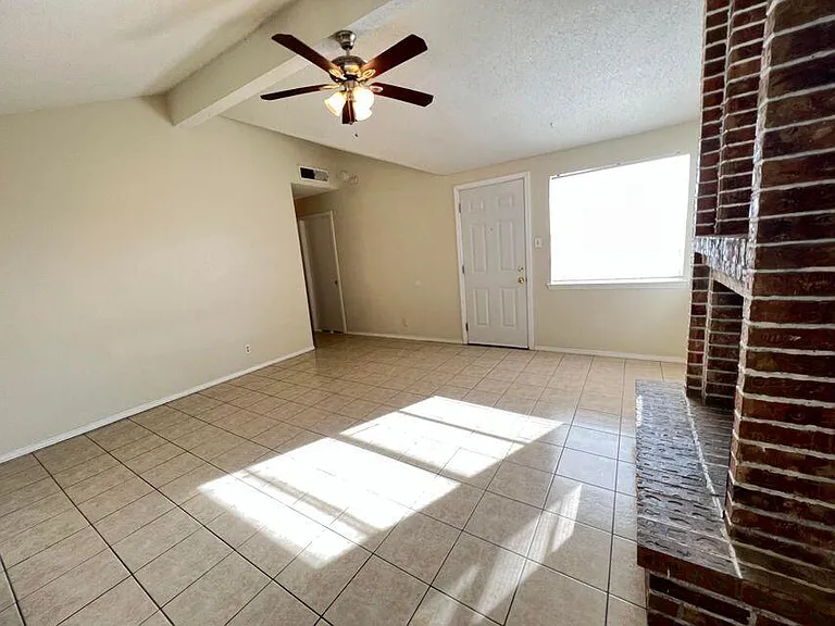 11812 Tracy Austin Ln — Photo 4