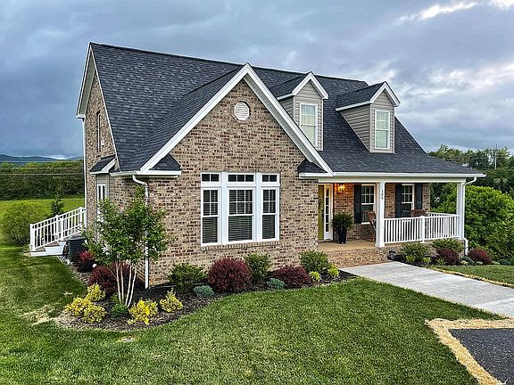 3rd image of 106 Antietam Hill Rd