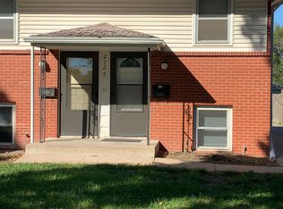 2726 E St #B, Lincoln, NE 68510