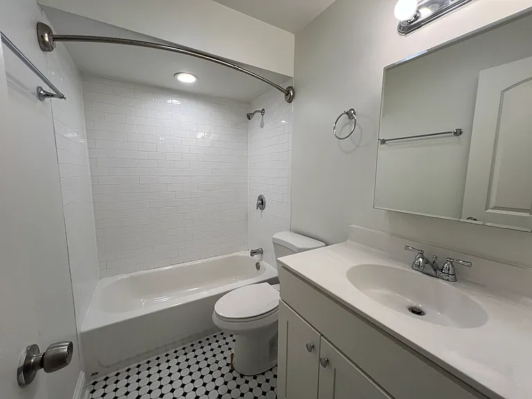 Penn Ave Properties — Photo 18