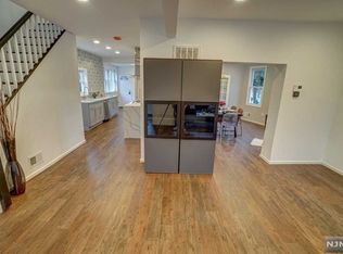 14 Walnut St, TEANECK, NJ 07666