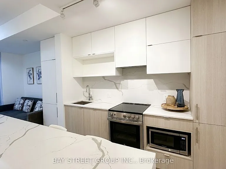 100 Queen St E #2911 — Photo 3