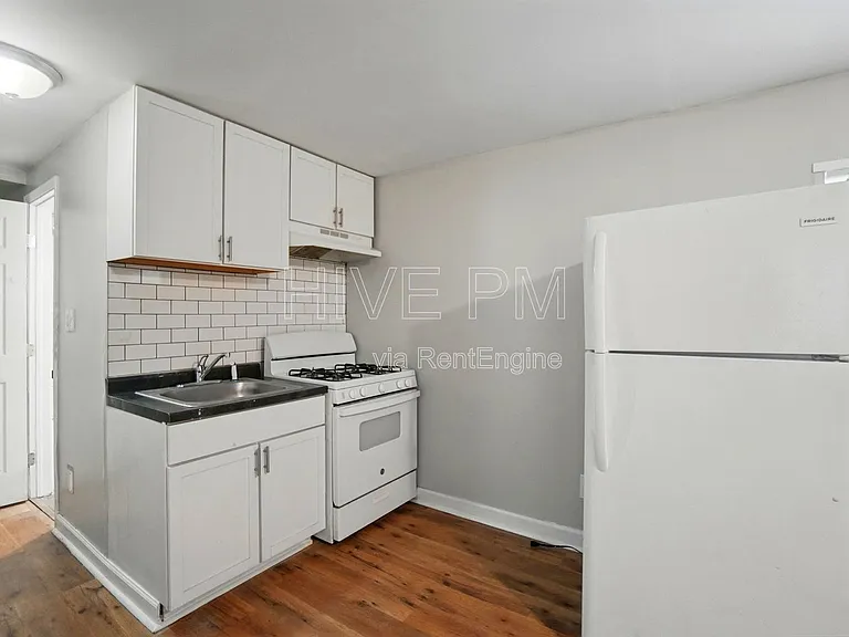 39 Wuest St #5 — Photo 8
