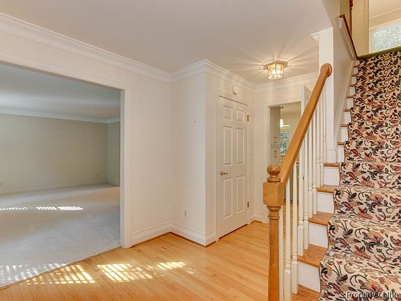 4th image of 190 Lewis Robert Ln
