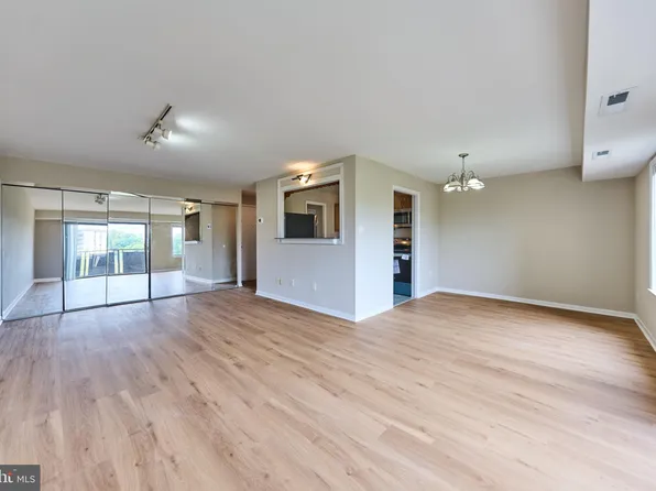 3101 S Manchester St APT 712, Falls Church, VA 22044